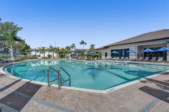 $949,000 | 268 Northeast 210th Way, Miami, FL 33179