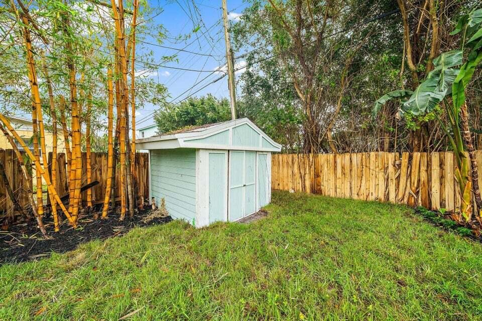 5889 Williamson Road Jupiter, FL 33458 - Photo 6 of 55 5889 Williamson, Jupiter, FL 33458 (19)