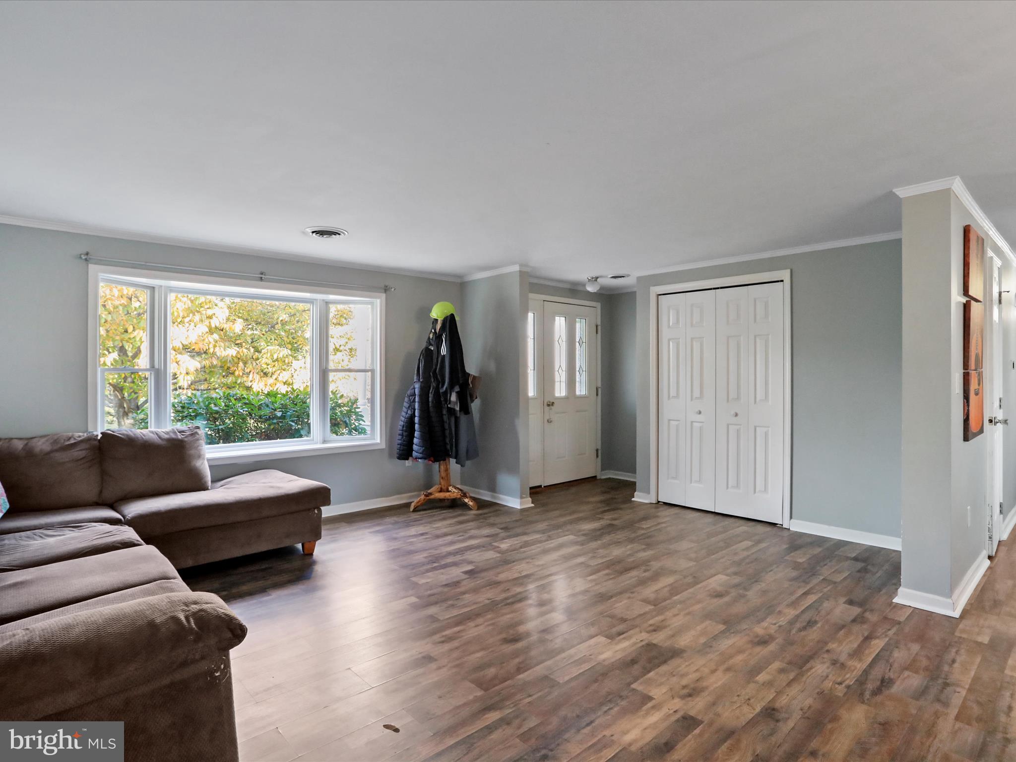 350 Ridge View Drive Berkeley Springs, WV 25411 - Photo 4 of 37 Gallery Image 4