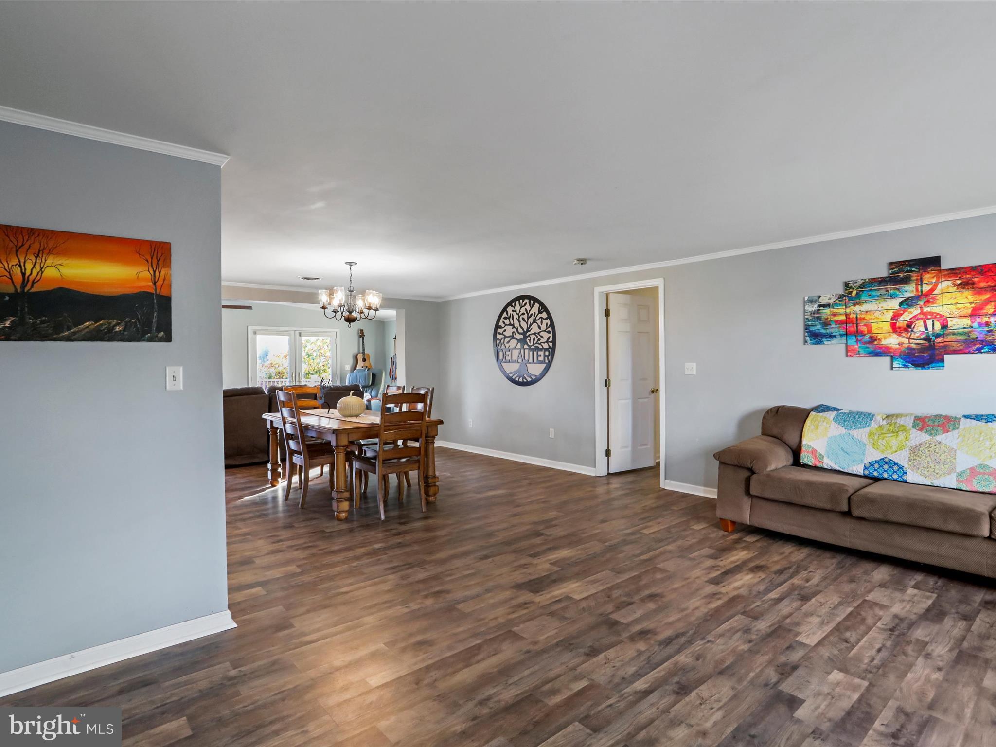 350 Ridge View Drive Berkeley Springs, WV 25411 - Photo 6 of 37 Gallery Image 6