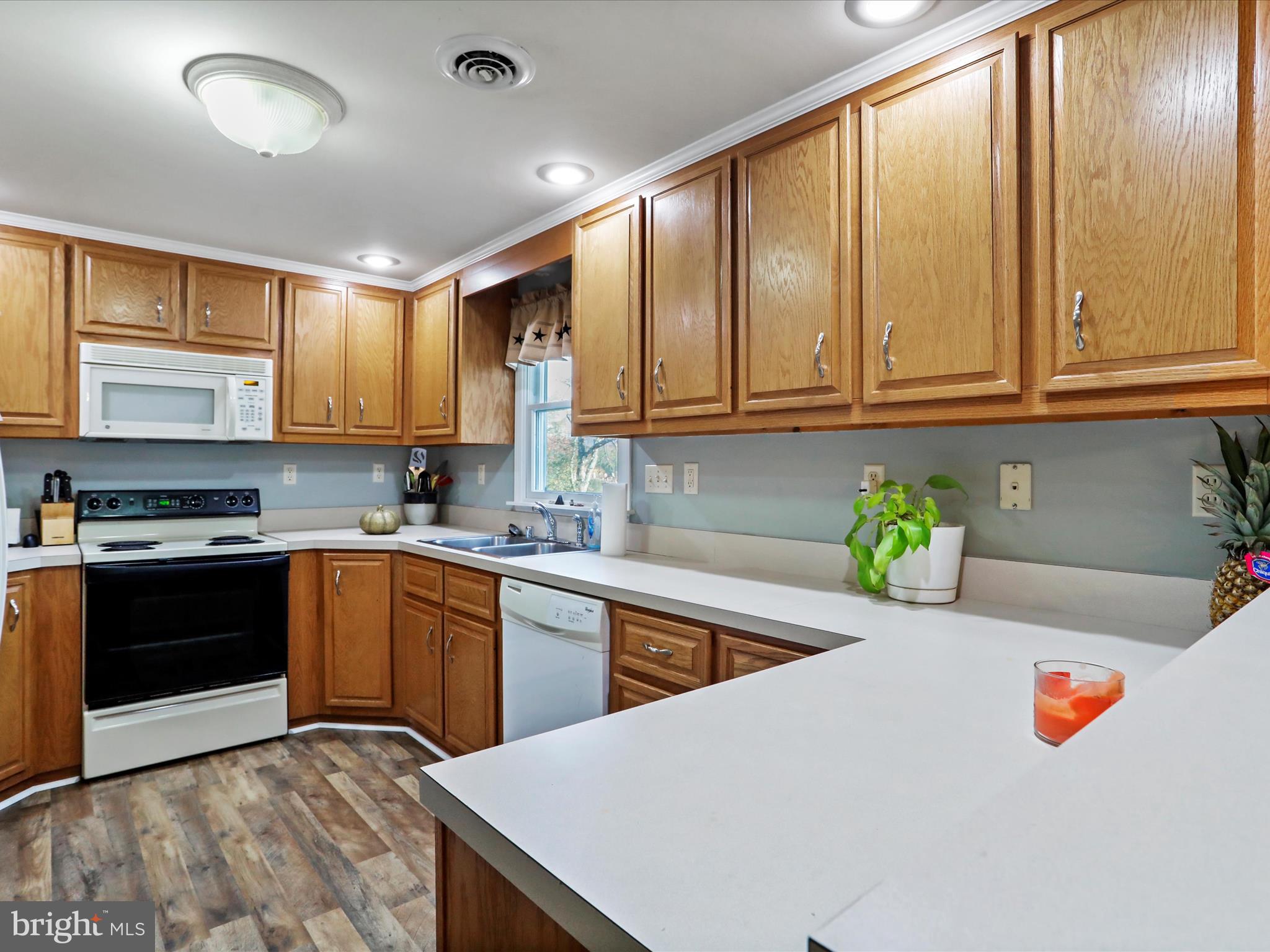 350 Ridge View Drive Berkeley Springs, WV 25411 - Photo 8 of 37 Gallery Image 8