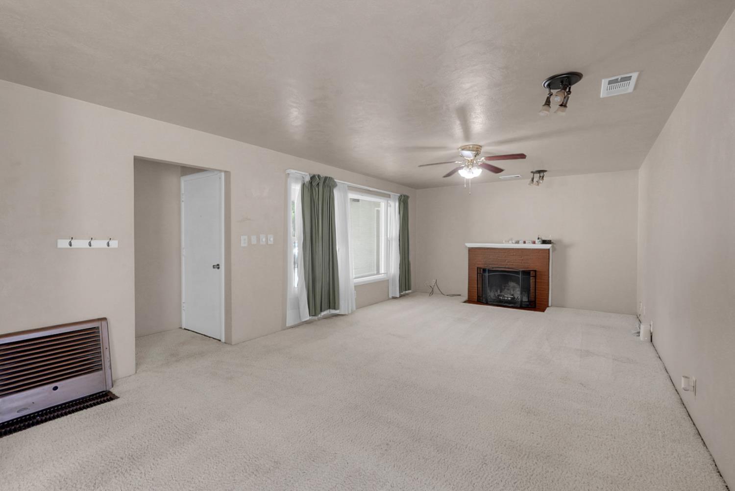 1322 Del Rey Avenue Modesto, CA 95350 - Photo 13 of 26