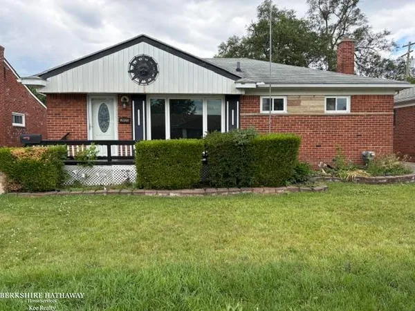 $1,800 | 26125 Huntington Street, Roseville, MI 48066