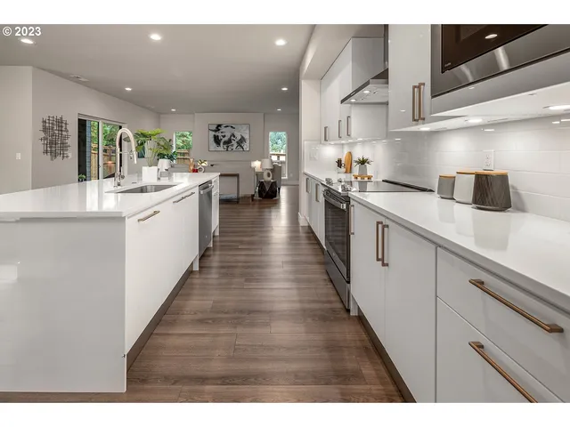 $899,950 | 12131 Southeast Majestic Fls Avenue, Happy Valley, OR 97086