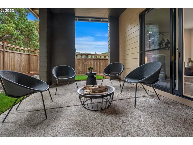 $899,950 | 12131 Southeast Majestic Fls Avenue, Happy Valley, OR 97086