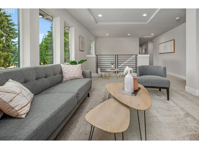 $899,950 | 12131 Southeast Majestic Fls Avenue, Happy Valley, OR 97086