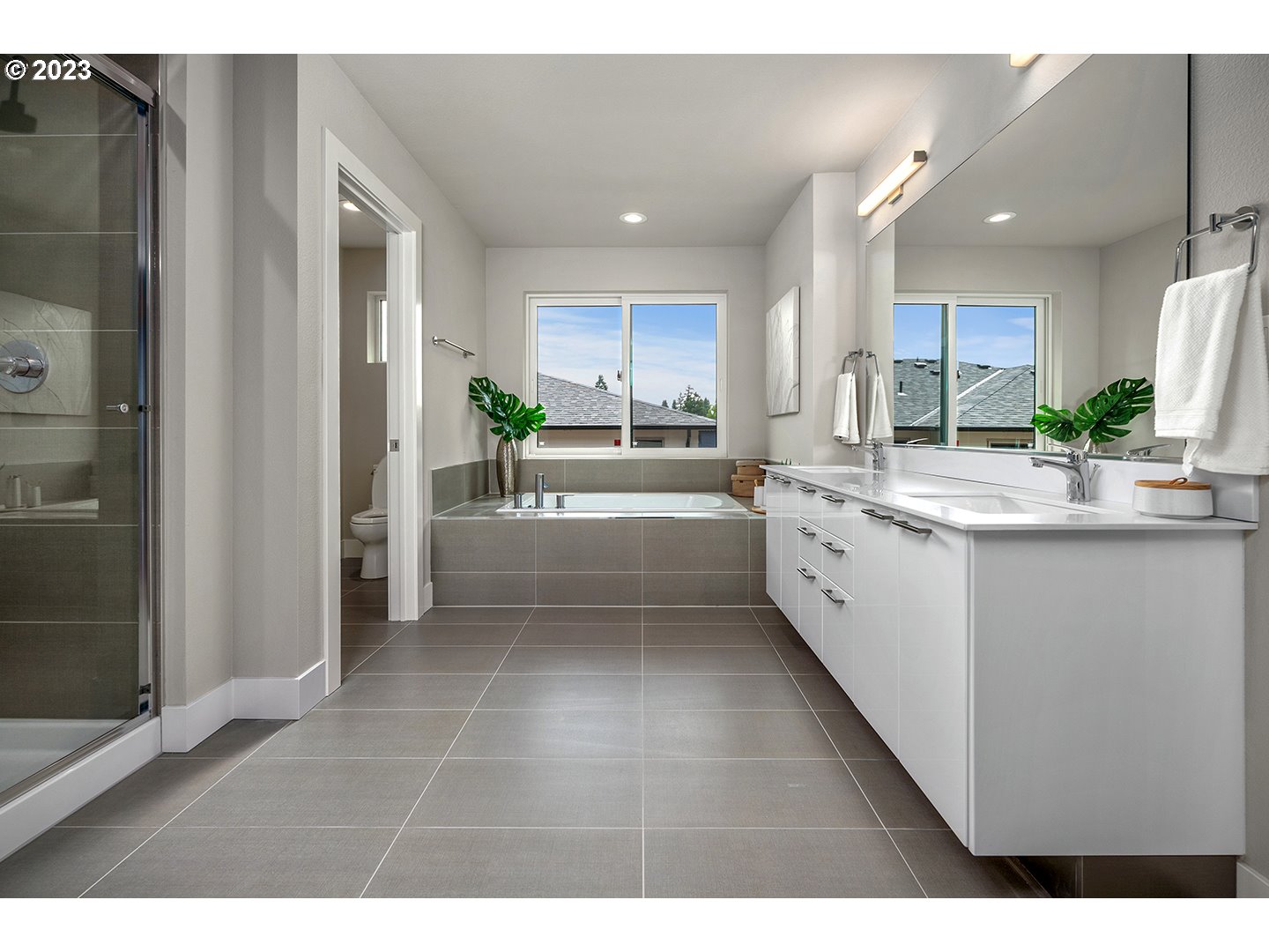 12131 Southeast Majestic Fls Avenue Happy Valley, OR 97086 - Photo 28 of 43