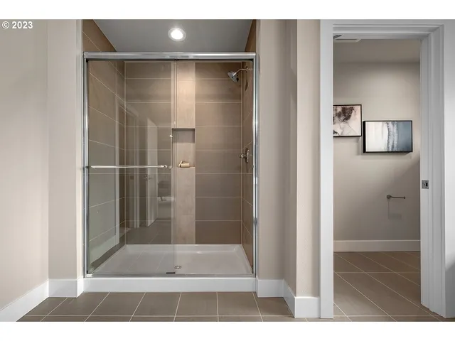 $899,950 | 12131 Southeast Majestic Fls Avenue, Happy Valley, OR 97086