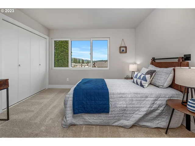 $899,950 | 12131 Southeast Majestic Fls Avenue, Happy Valley, OR 97086