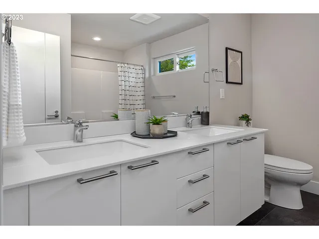 $899,950 | 12131 Southeast Majestic Fls Avenue, Happy Valley, OR 97086