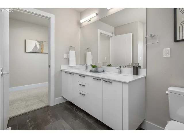 $899,950 | 12131 Southeast Majestic Fls Avenue, Happy Valley, OR 97086