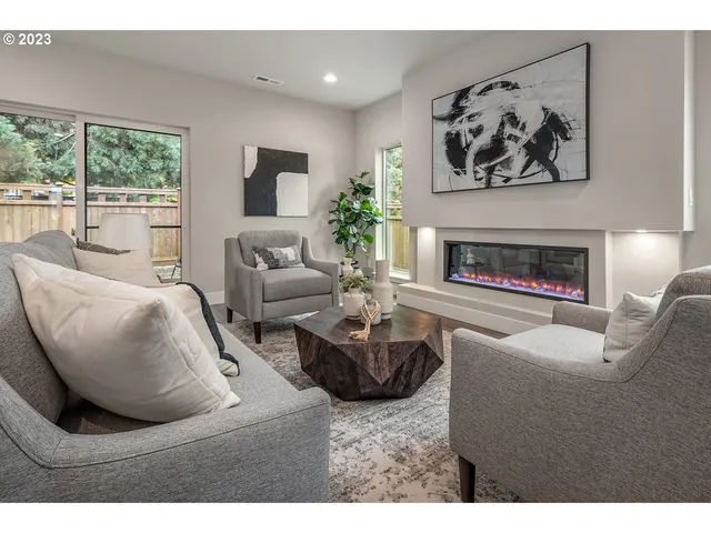 $899,950 | 12131 Southeast Majestic Fls Avenue, Happy Valley, OR 97086