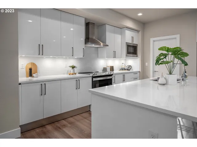 $899,950 | 12131 Southeast Majestic Fls Avenue, Happy Valley, OR 97086