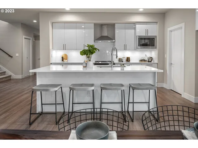 $899,950 | 12131 Southeast Majestic Fls Avenue, Happy Valley, OR 97086