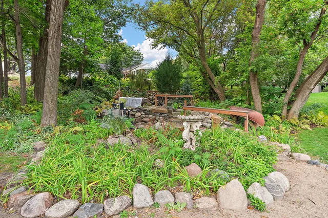 $6,800 | 12060 48th Avenue North, Plymouth, MN 55442