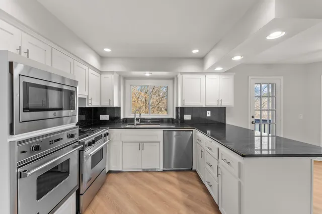 $6,800 | 12060 48th Avenue North, Plymouth, MN 55442