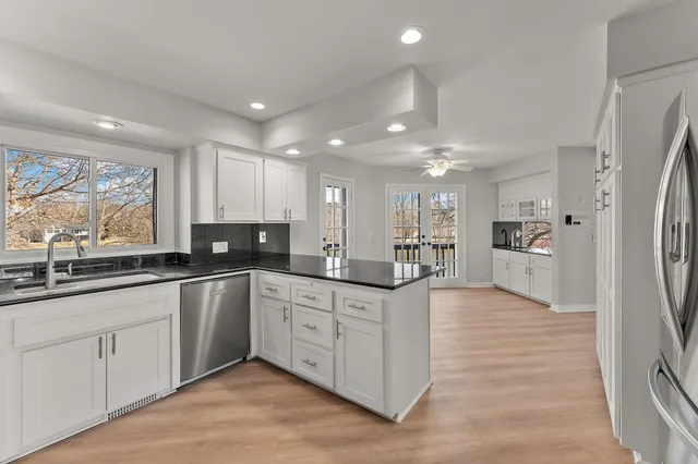 $6,800 | 12060 48th Avenue North, Plymouth, MN 55442