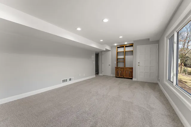 $6,800 | 12060 48th Avenue North, Plymouth, MN 55442