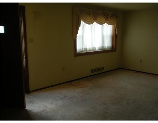 2916 Roland Baldwin, PA 15227 - Photo 2 of 4 Living Room. Nice size livingroom with hardwood floors beneath carpeting!