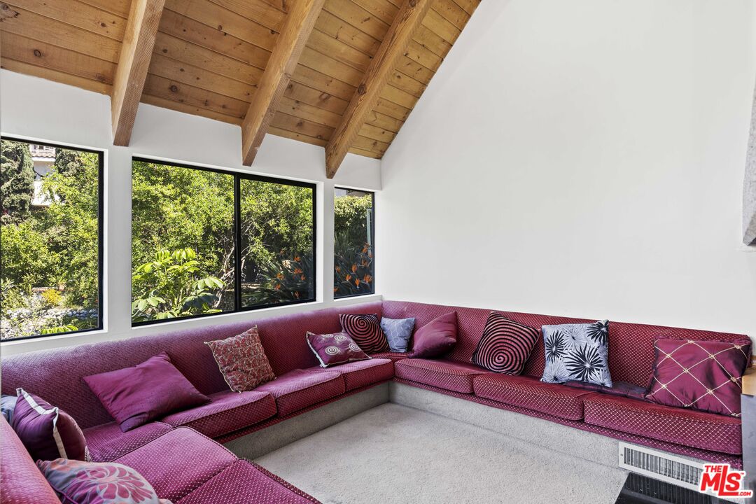 3275 Buckingham Road Glendale, CA 91206 - Photo 14 of 33