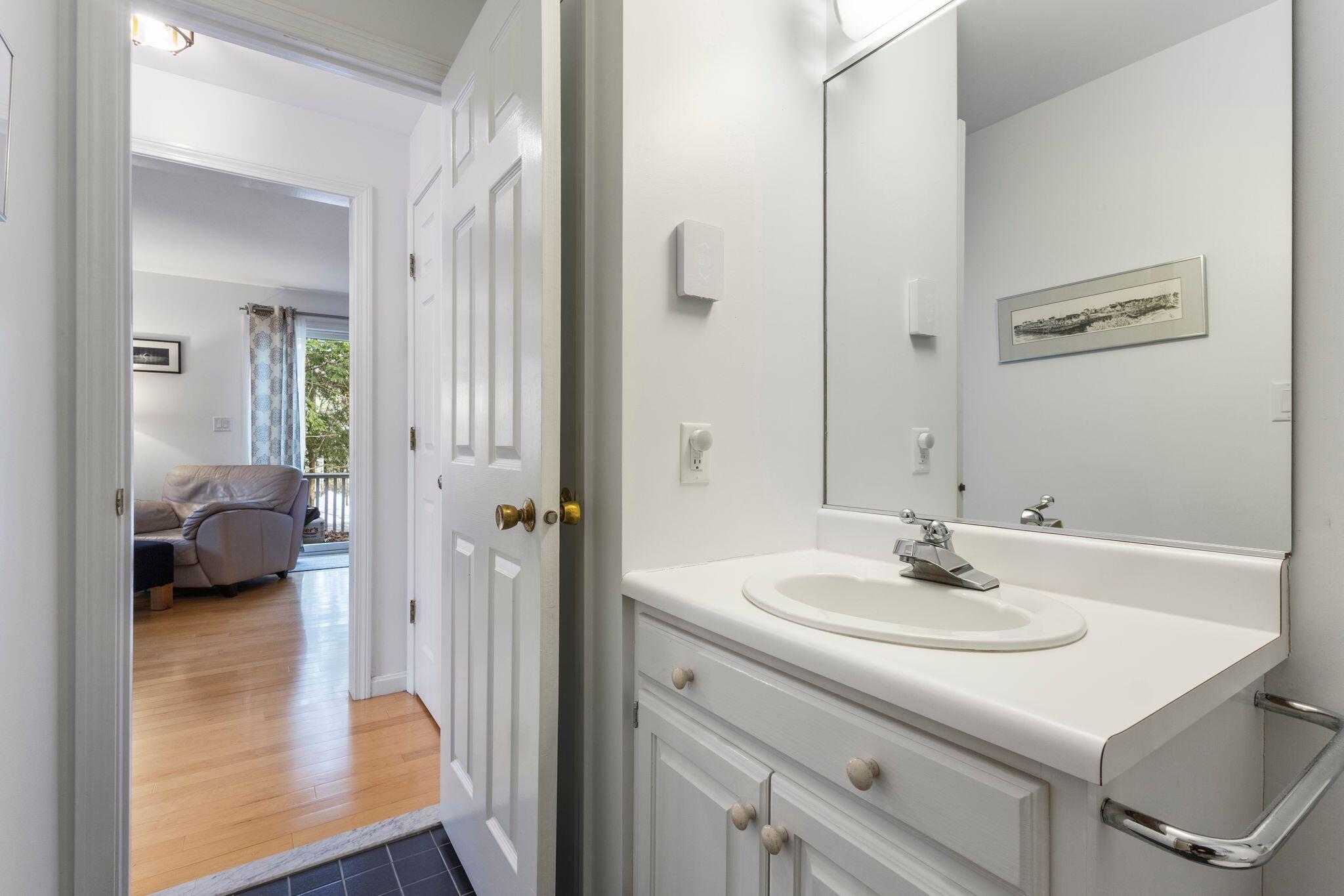 14 Valleybrook Road, Unit 14 Ogunquit, ME 03907 - Photo 16 of 40 1st Floor 3/4 Bathroom