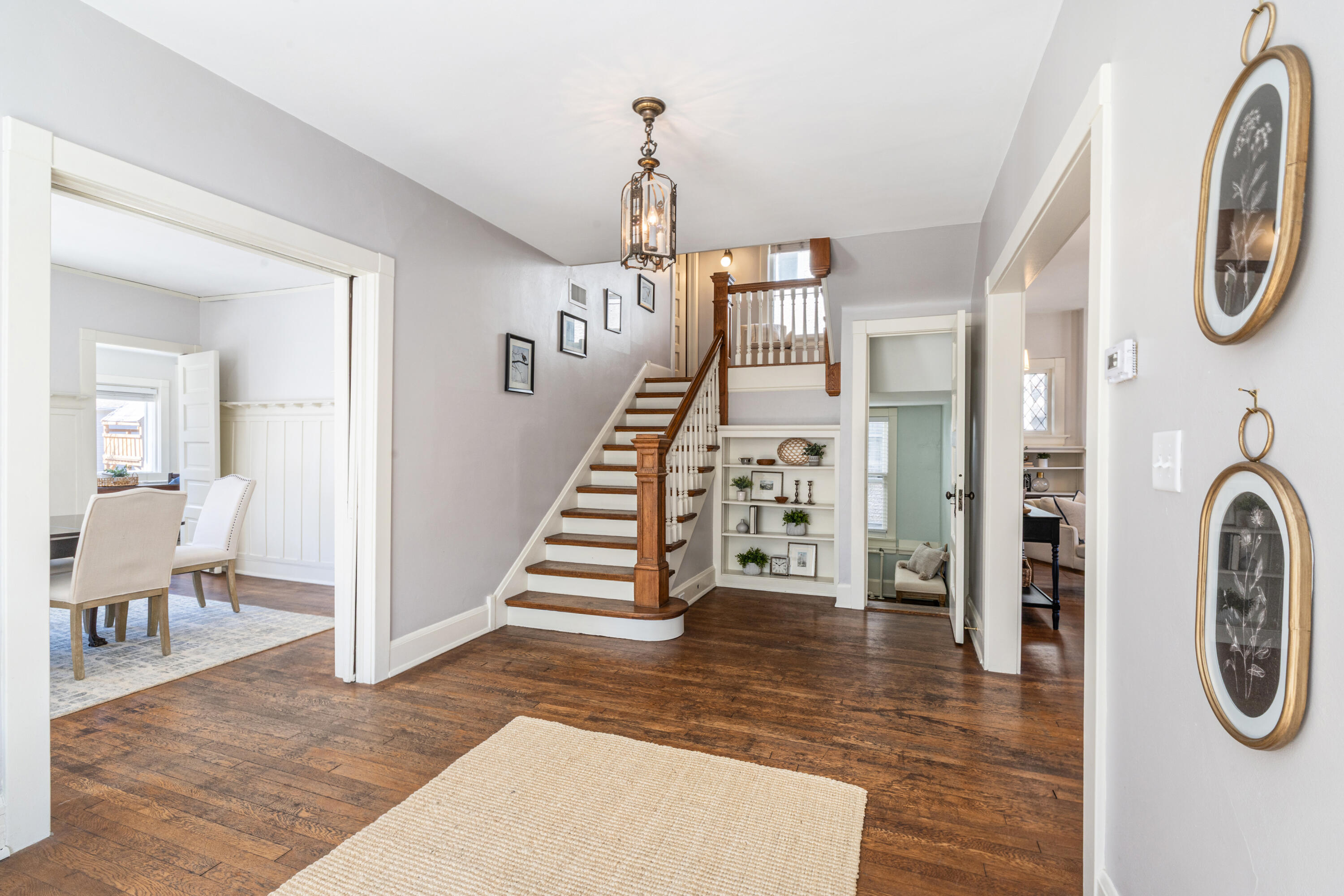 2937 North Summit Avenue Milwaukee, WI 53211 - Photo 17 of 29 Foyer