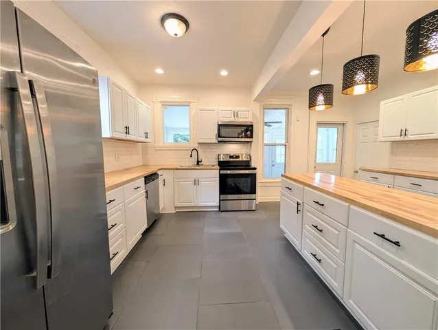 $325,000 | 2534 Charlotte Street, Kansas City, MO 64108