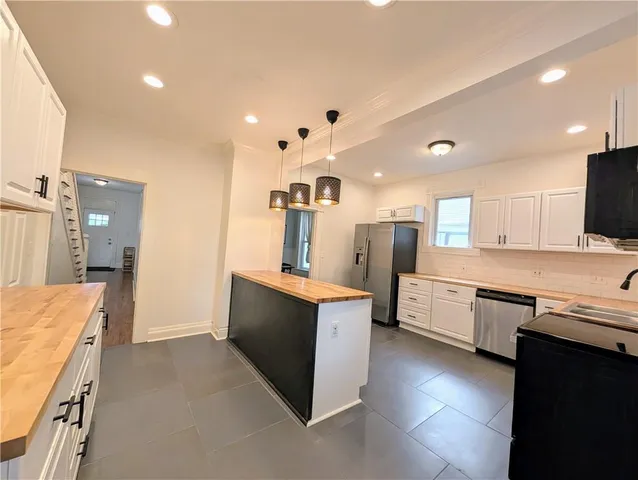 $325,000 | 2534 Charlotte Street, Kansas City, MO 64108