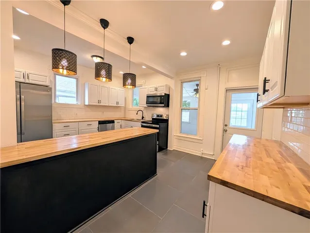 $325,000 | 2534 Charlotte Street, Kansas City, MO 64108