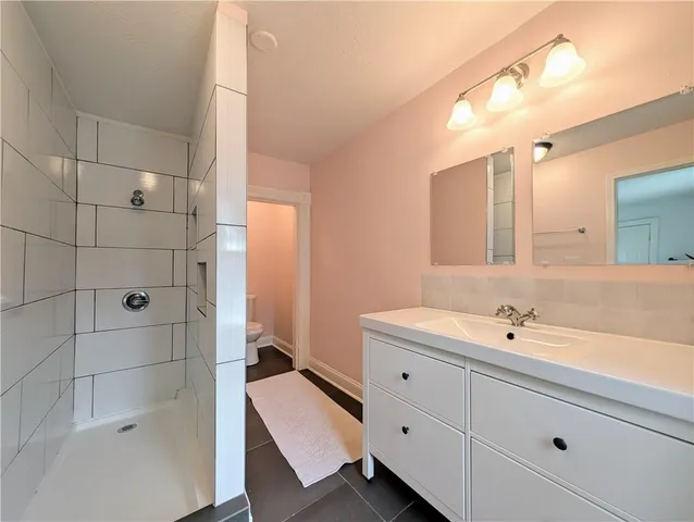 $325,000 | 2534 Charlotte Street, Kansas City, MO 64108