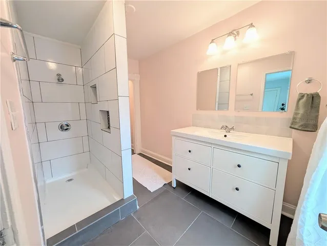 $325,000 | 2534 Charlotte Street, Kansas City, MO 64108