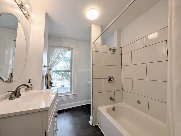 $325,000 | 2534 Charlotte Street, Kansas City, MO 64108