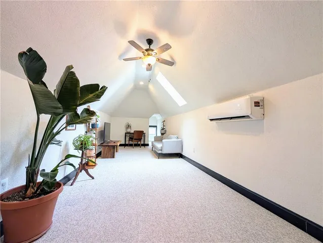 $325,000 | 2534 Charlotte Street, Kansas City, MO 64108