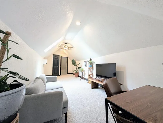 $325,000 | 2534 Charlotte Street, Kansas City, MO 64108