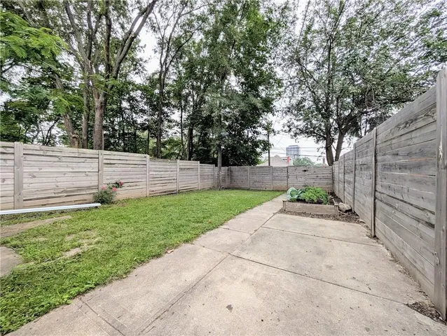 $325,000 | 2534 Charlotte Street, Kansas City, MO 64108