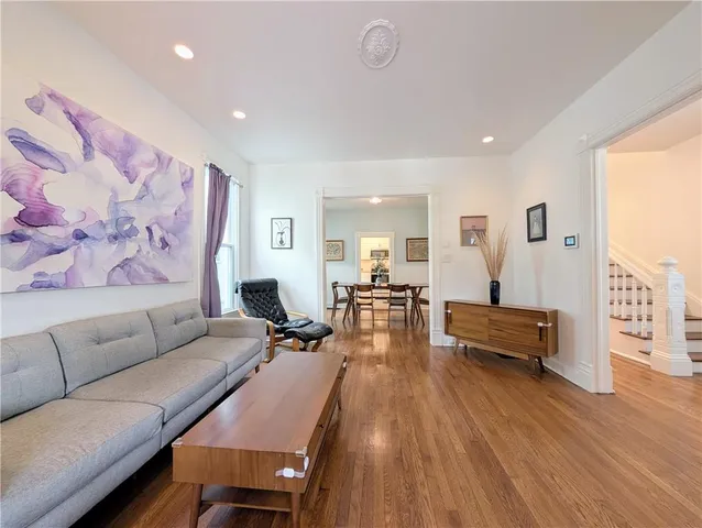 $325,000 | 2534 Charlotte Street, Kansas City, MO 64108