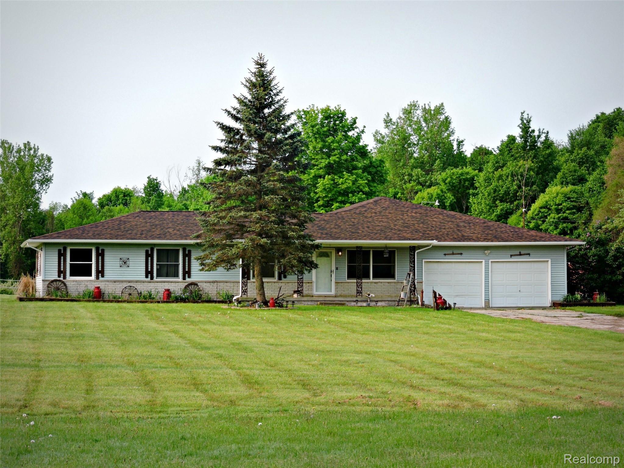 11342 East Carpenter Road Davison, MI 48423 - Photo 2 of 57 2.JPG