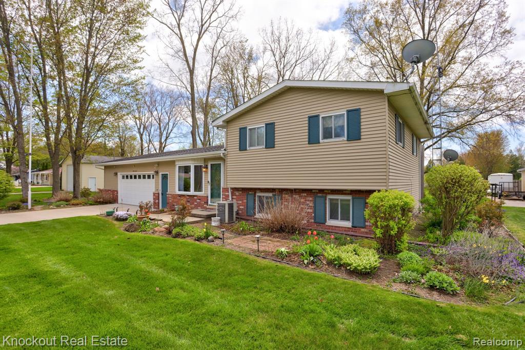 3020 Curtis Road Birch Run, MI 48415 - Photo 2 of 58