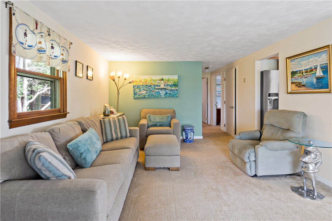 975 Anthony Road Portsmouth, RI 02871 - Photo 9 of 38 Peaceful