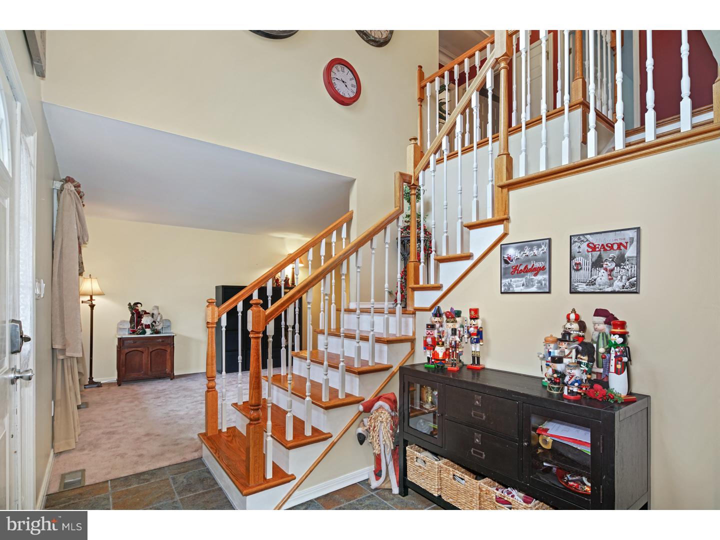 17 East Vassar Road Audubon, NJ 08106 - Photo 2 of 25 Foyer