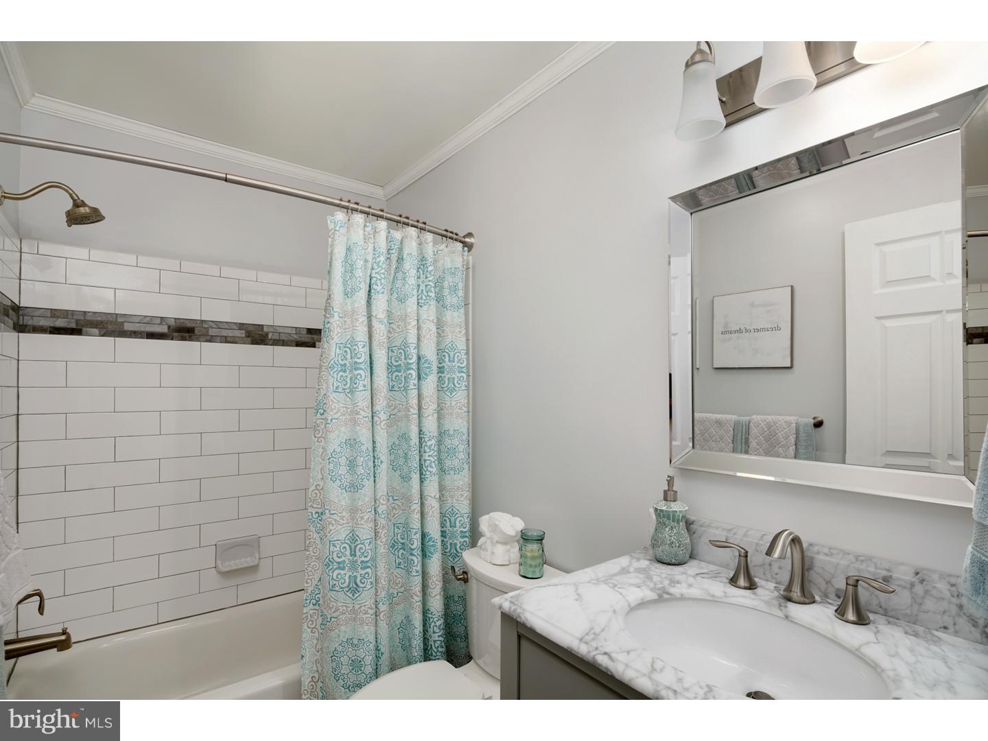 17 East Vassar Road Audubon, NJ 08106 - Photo 20 of 25 Bathroom