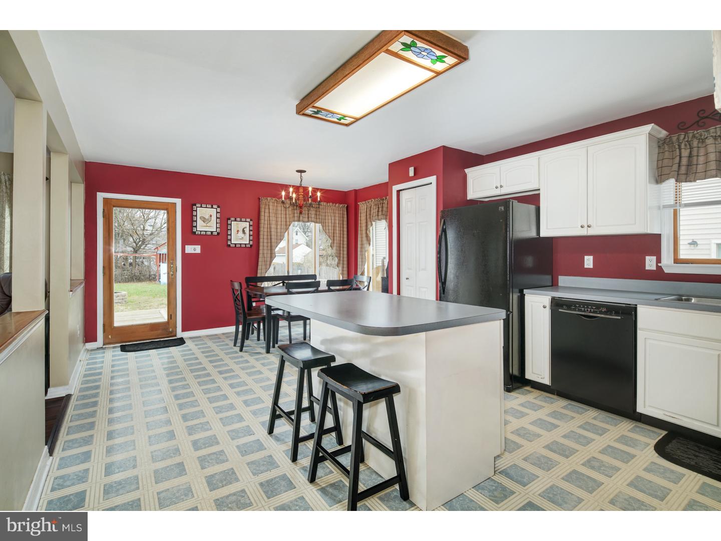 17 East Vassar Road Audubon, NJ 08106 - Photo 6 of 25 Kitchen