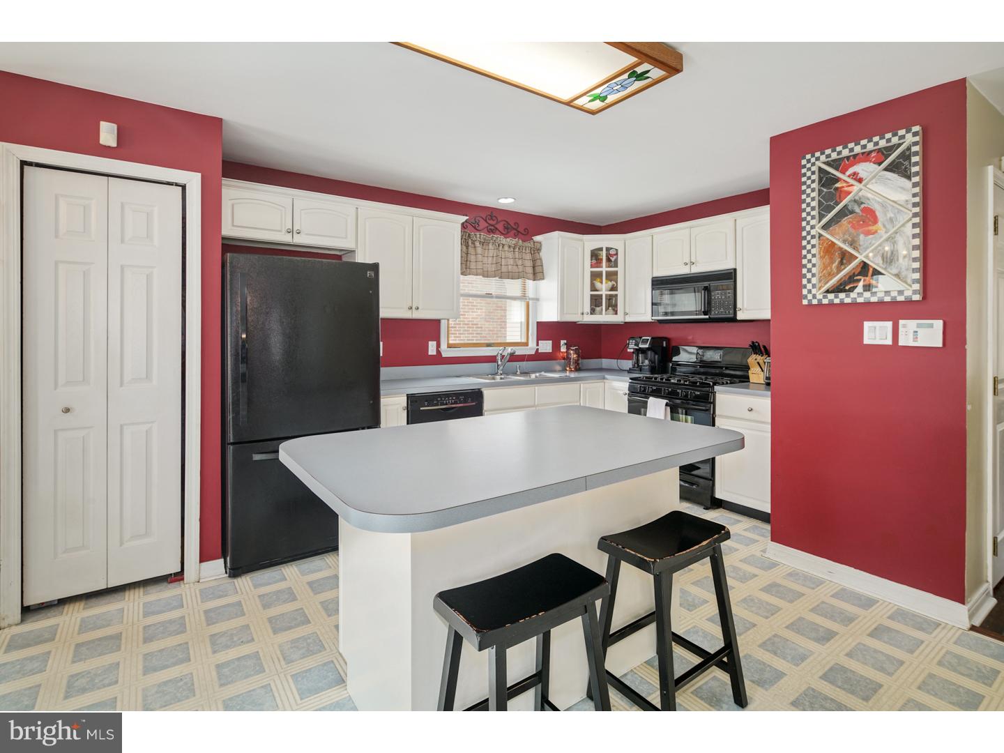 17 East Vassar Road Audubon, NJ 08106 - Photo 7 of 25 Kitchen