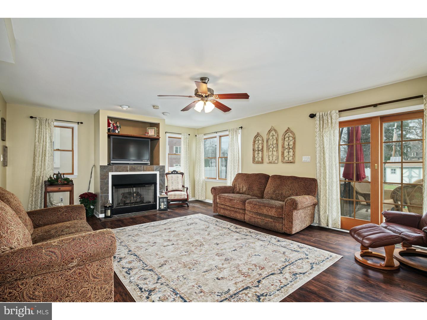 17 East Vassar Road Audubon, NJ 08106 - Photo 10 of 25 Family Room