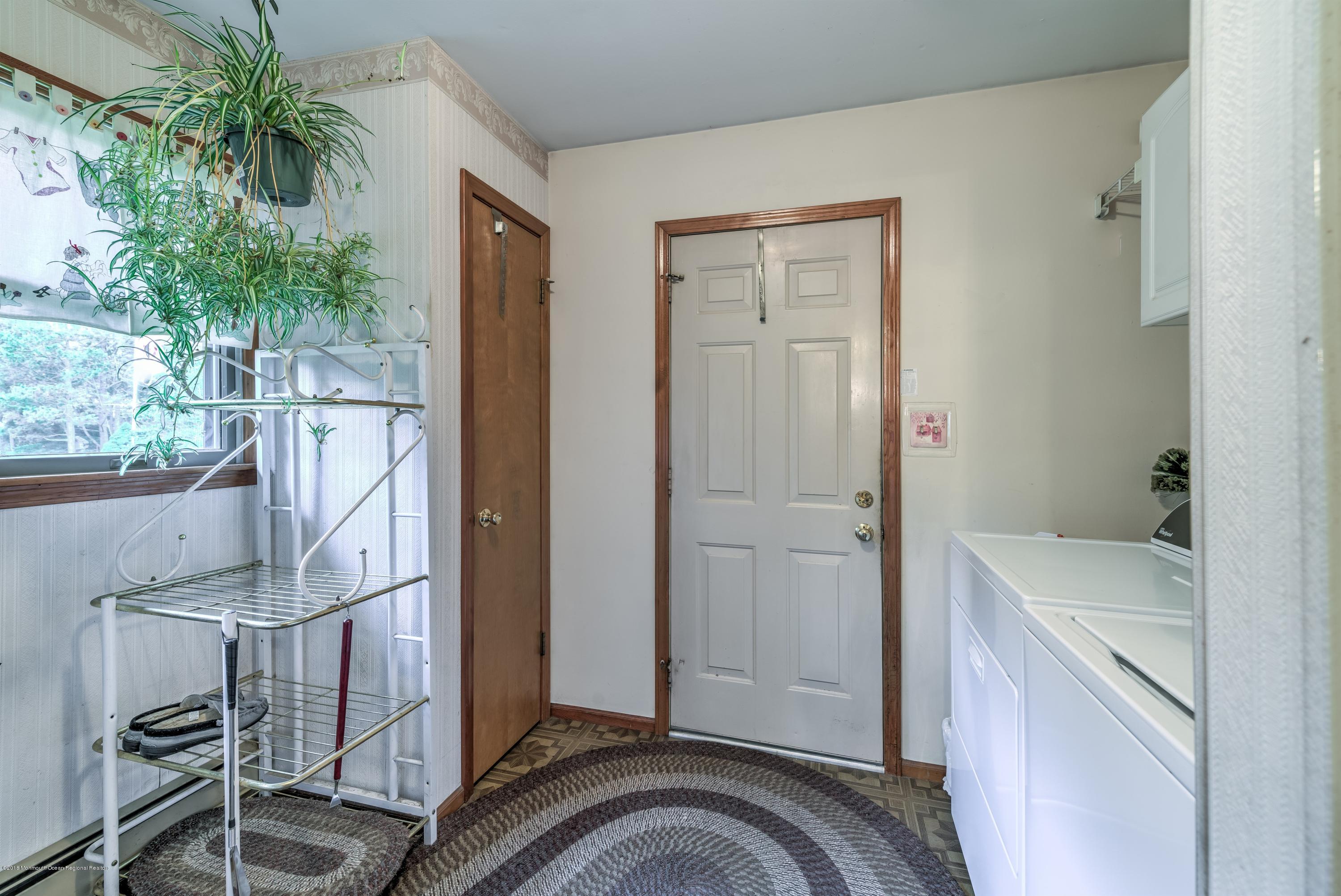 020_MUDLAUNDRY ROOM