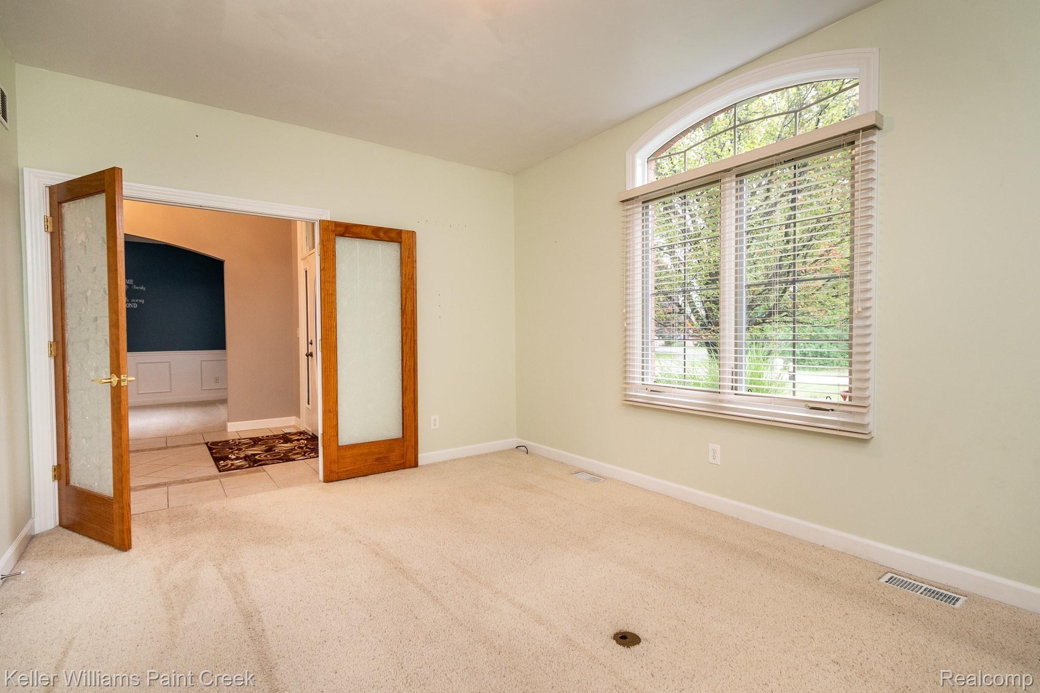3307 Hazelton Avenue Rochester, MI 48307 - Photo 9 of 41 Front Office Area with in floor electrical and blinds