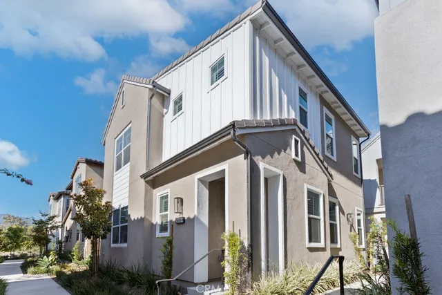 $554,900 | 16040 Jamie Lane, Unit 9, Fontana, CA 92336