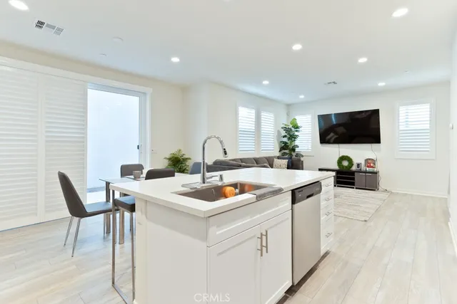 $554,900 | 16040 Jamie Lane, Unit 9, Fontana, CA 92336