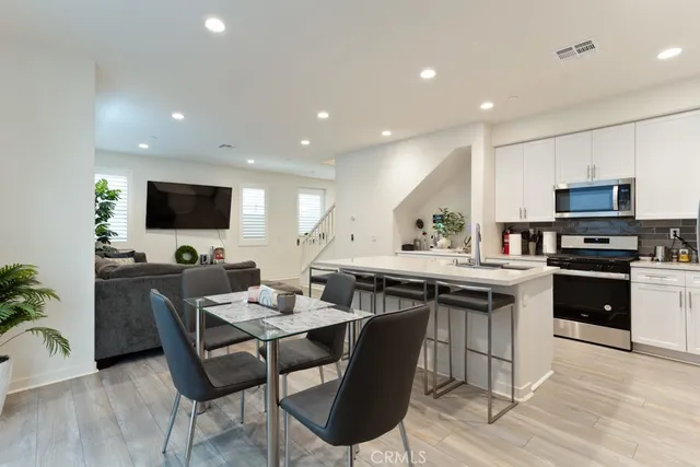 $554,900 | 16040 Jamie Lane, Unit 9, Fontana, CA 92336