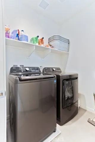 $554,900 | 16040 Jamie Lane, Unit 9, Fontana, CA 92336